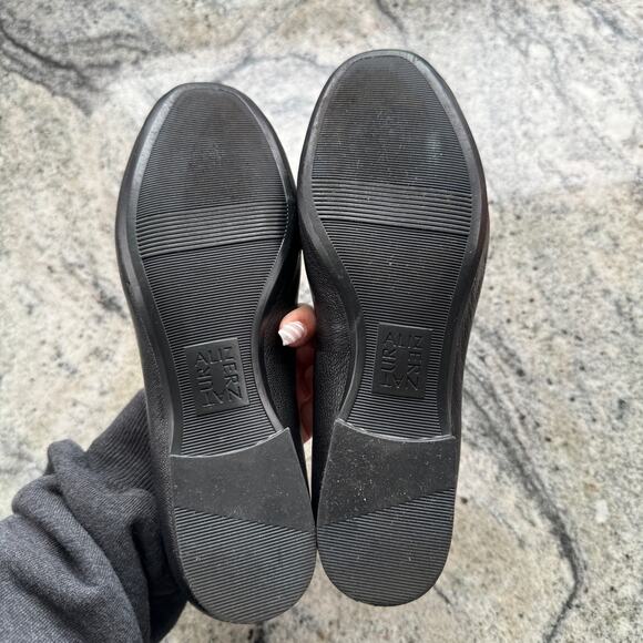 Women's Naturalizer Black Emiline Flat Sandals size 5.5 - Picture 3 of 9